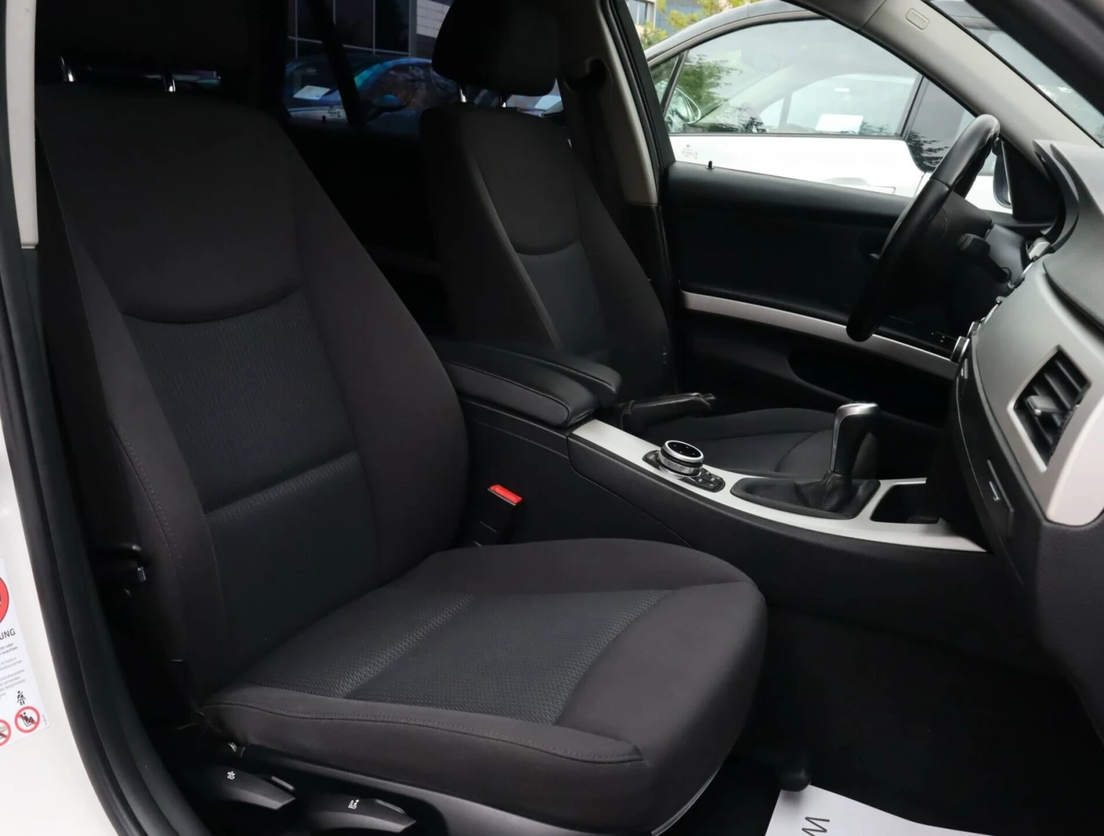 BMW 318 D/Cruise Control/PDC/USB/Navigation Professional, снимка 9 - Автомобили и джипове - 54309823