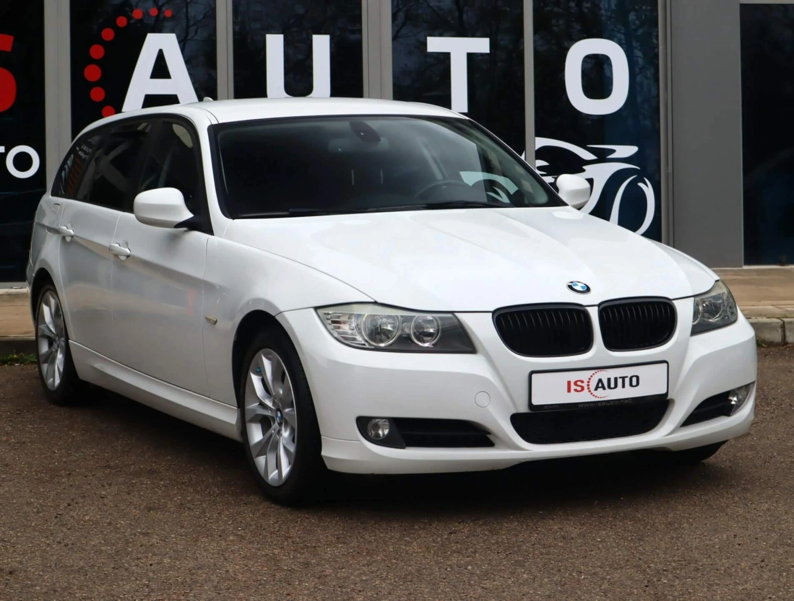 BMW 318 D/Cruise Control/PDC/USB/Navigation Professional, снимка 3 - Автомобили и джипове - 54309823