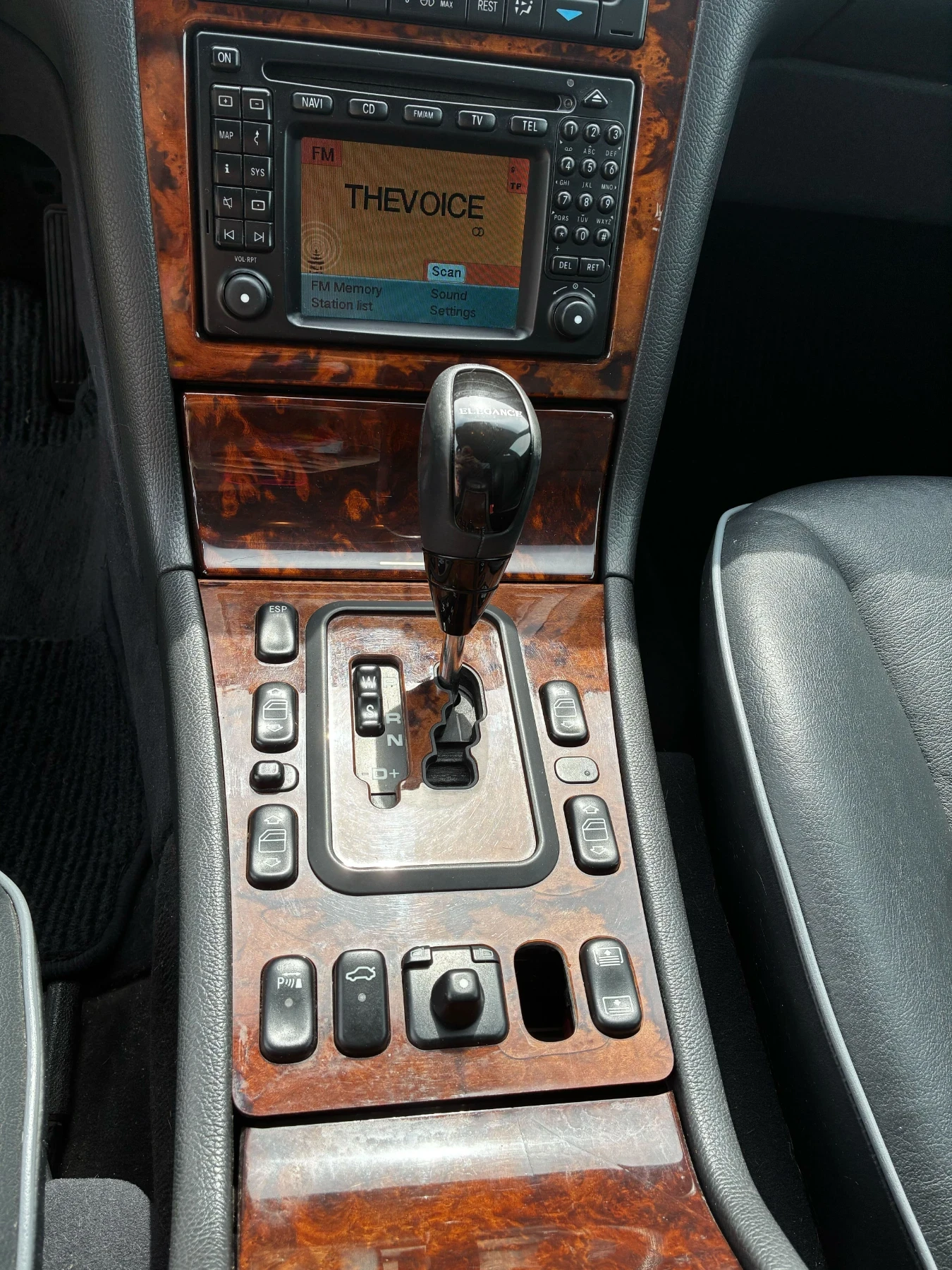 Mercedes-Benz E 320 4 Matic, снимка 14 - Автомобили и джипове - 54604555