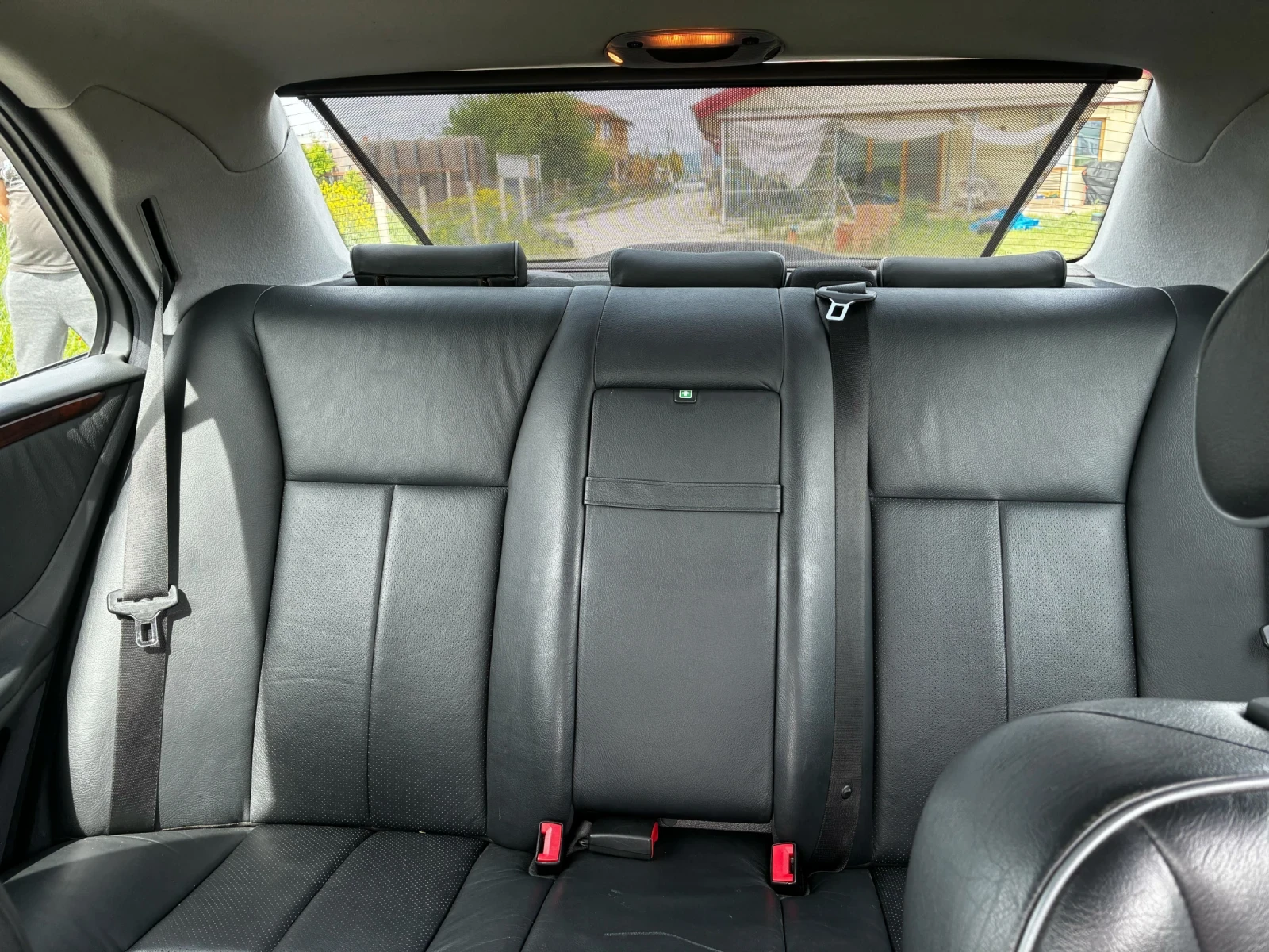 Mercedes-Benz E 320 4 Matic, снимка 12 - Автомобили и джипове - 54604555