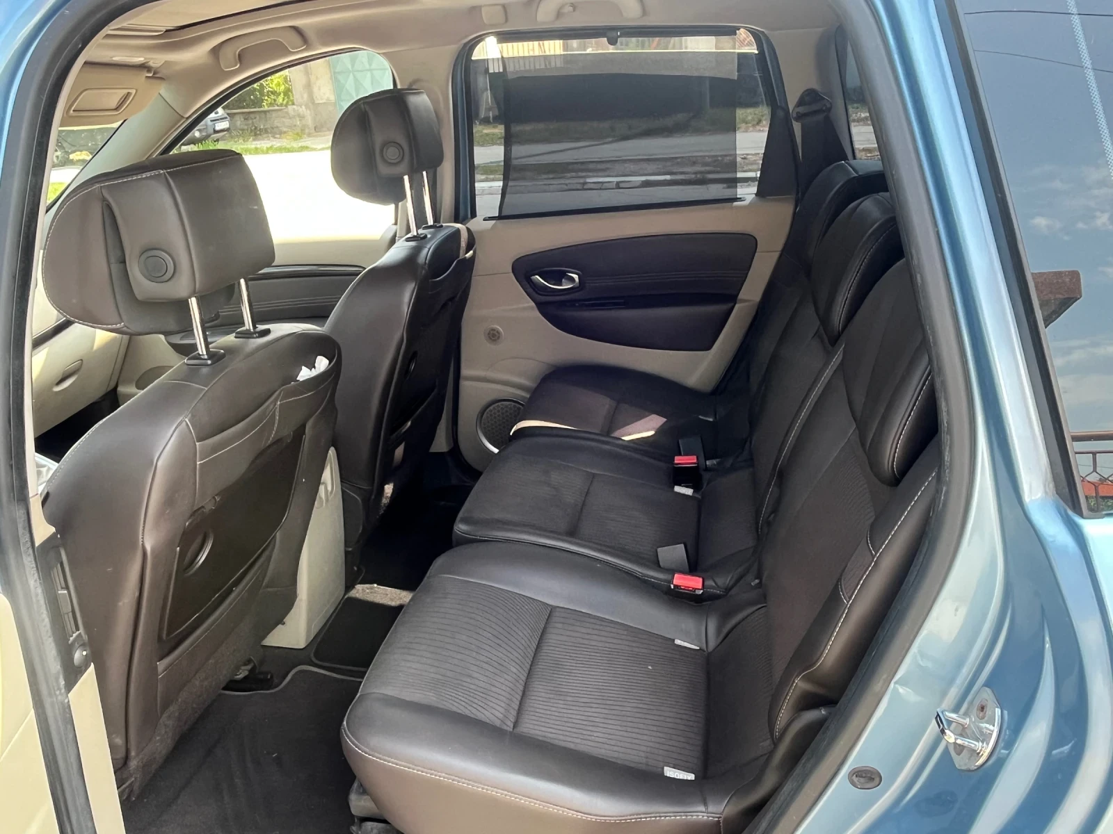 Renault Grand scenic, снимка 10 - Автомобили и джипове - 54695945