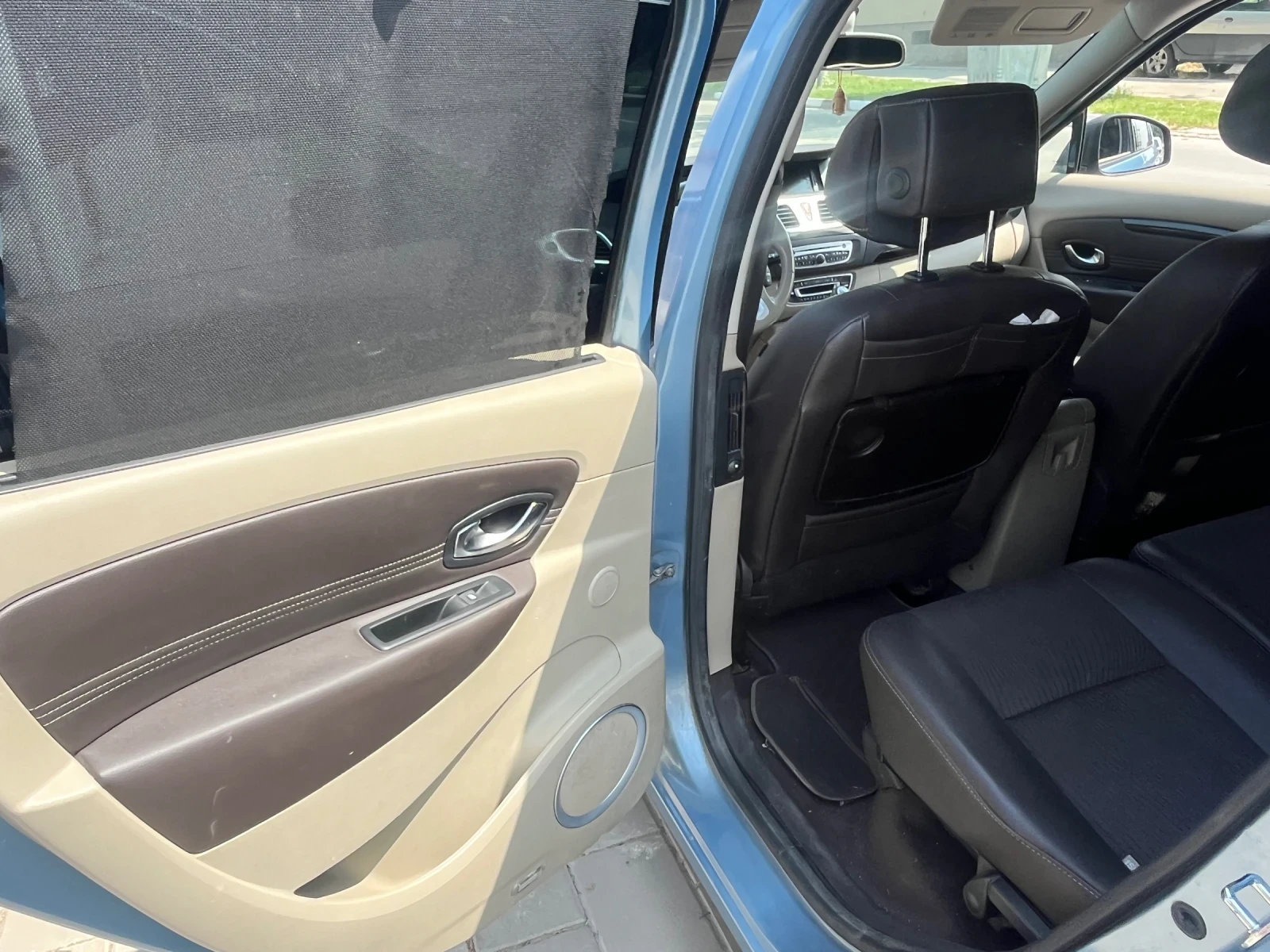 Renault Grand scenic, снимка 9 - Автомобили и джипове - 54695945