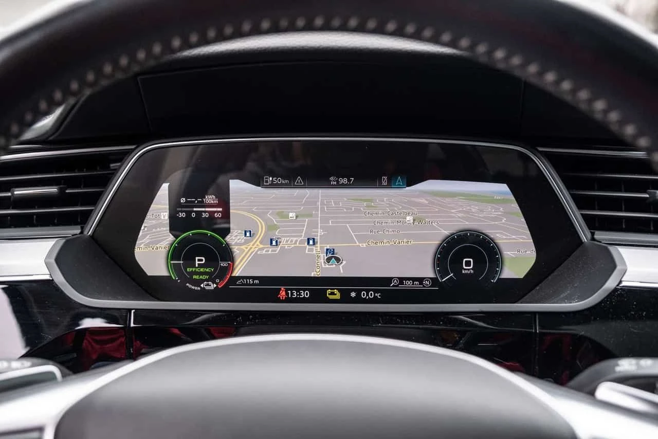Audi E-Tron /360/DIS/B&O/ОБДУХВАНЕ, снимка 11 - Автомобили и джипове - 54761760