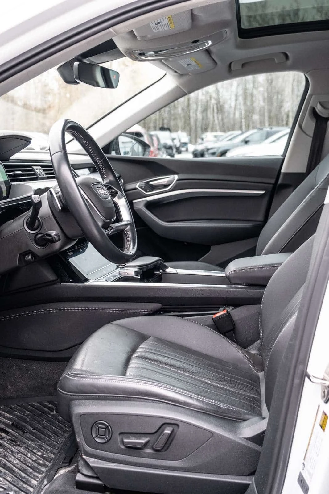 Audi E-Tron /360/DIS/B&O/ОБДУХВАНЕ, снимка 8 - Автомобили и джипове - 54761760