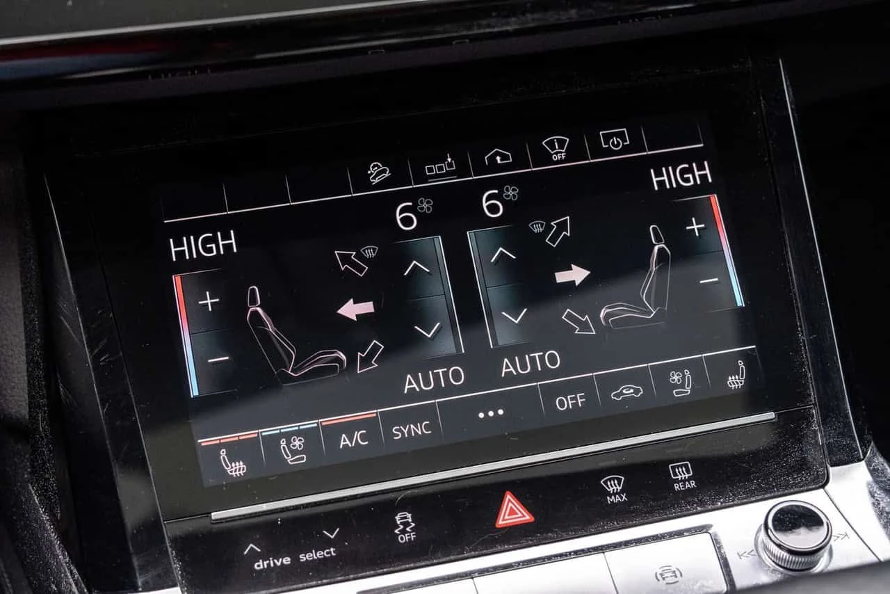 Audi E-Tron /360/DIS/B&O/ОБДУХВАНЕ, снимка 17 - Автомобили и джипове - 54761760