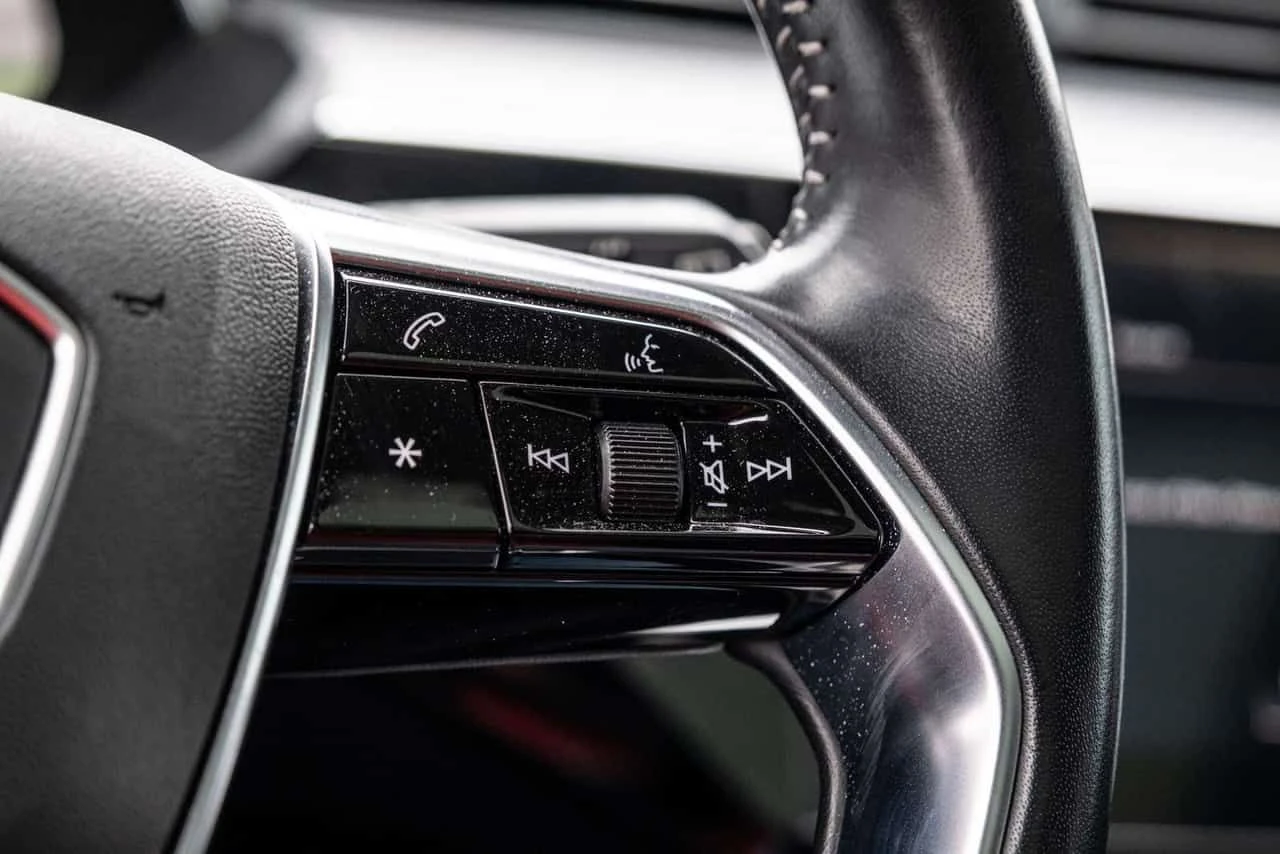 Audi E-Tron /360/DIS/B&O/ОБДУХВАНЕ, снимка 15 - Автомобили и джипове - 54761760