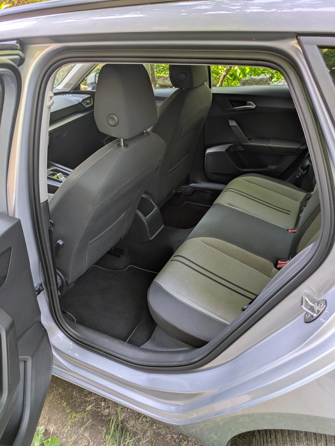 Seat Leon 2.0 TDI Sportstourer, снимка 13 - Автомобили и джипове - 54828290