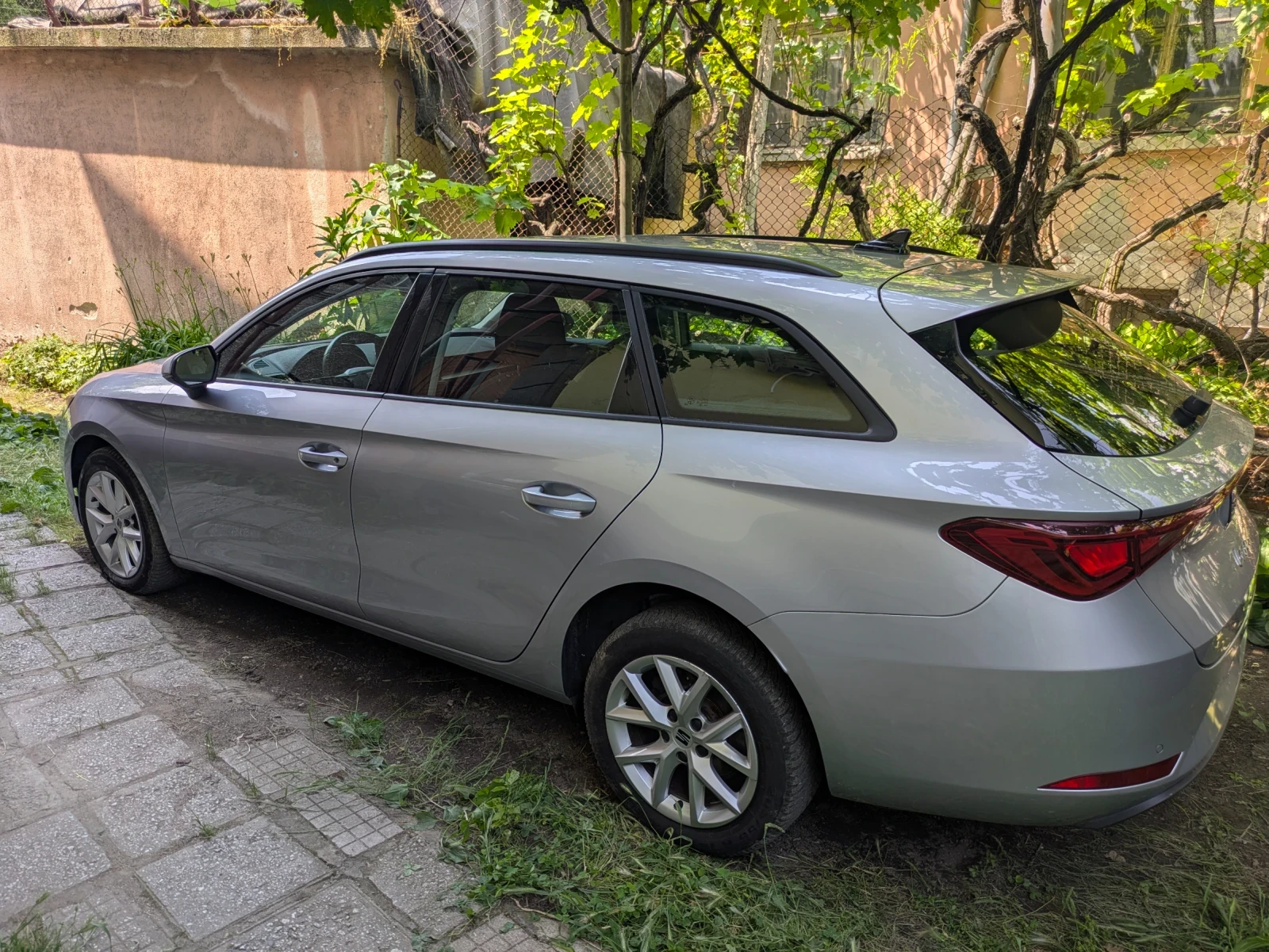 Seat Leon 2.0 TDI Sportstourer, снимка 3 - Автомобили и джипове - 54828290