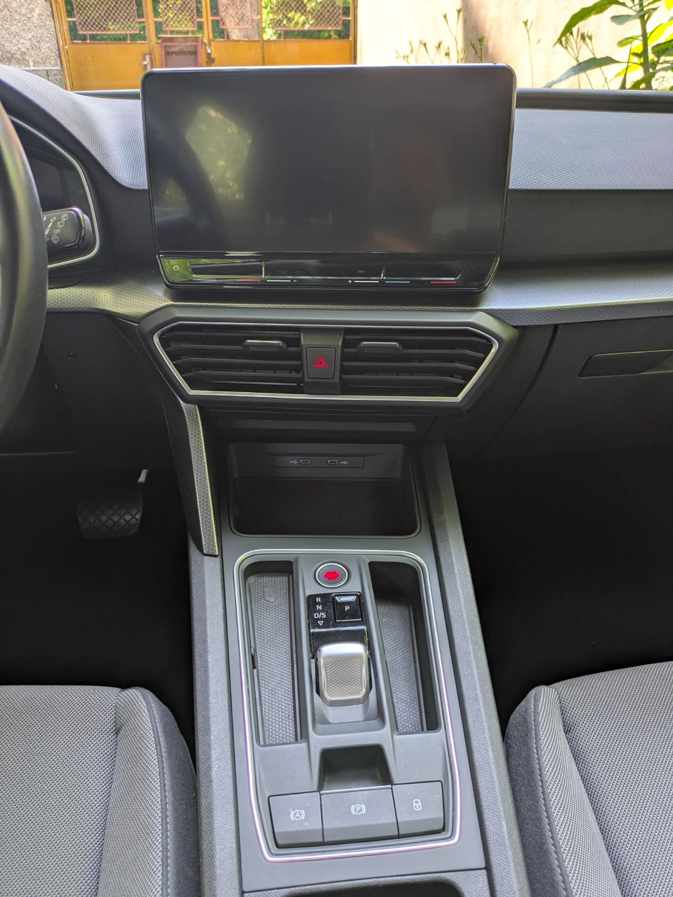 Seat Leon 2.0 TDI Sportstourer, снимка 16 - Автомобили и джипове - 54828290