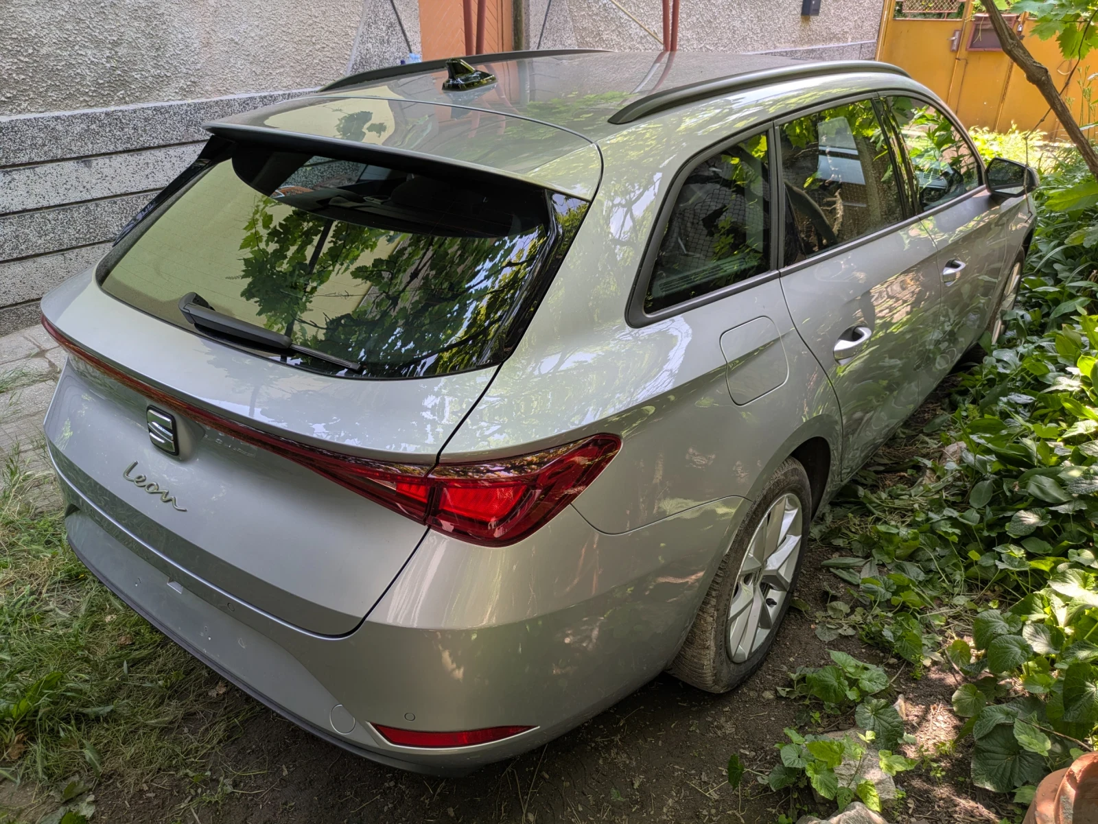 Seat Leon 2.0 TDI Sportstourer, снимка 4 - Автомобили и джипове - 54828290