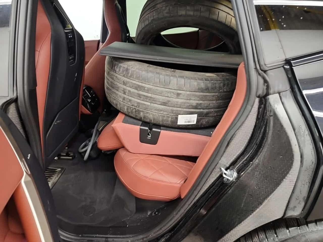 BMW iX XDRIVE40  CARFAX, снимка 12 - Автомобили и джипове - 55177125