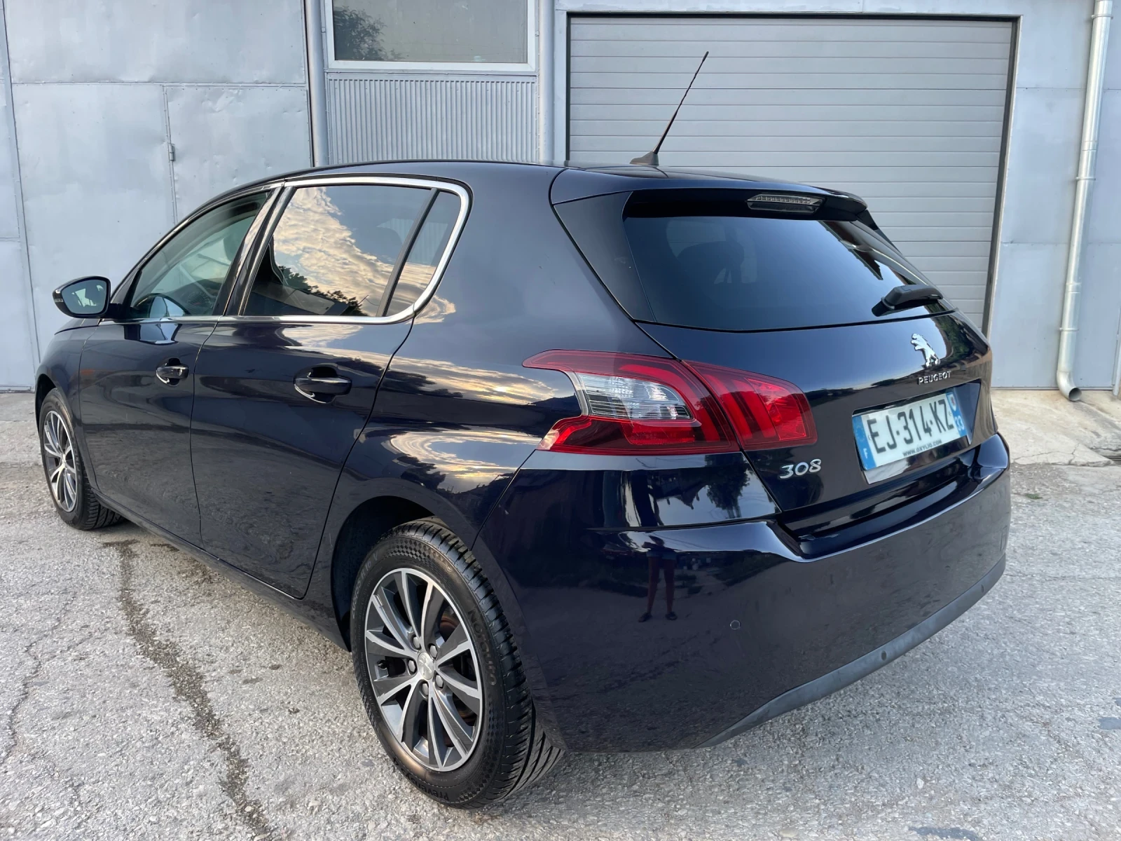 Peugeot 308 1.6 e-HDi 100к.с.* FullLed* Top, снимка 6 - Автомобили и джипове - 55435700