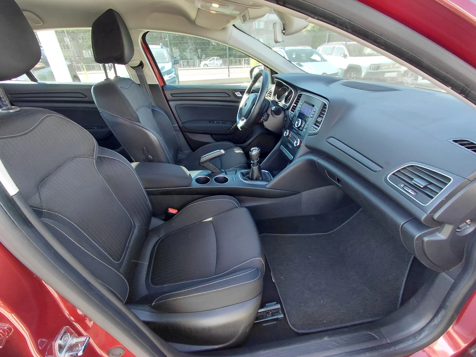 Renault Megane 1.3TCe/140к.с/Life, снимка 12 - Автомобили и джипове - 55688770