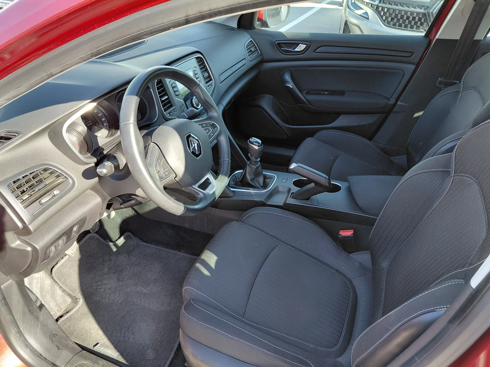 Renault Megane 1.3TCe/140к.с/Life, снимка 11 - Автомобили и джипове - 55688770