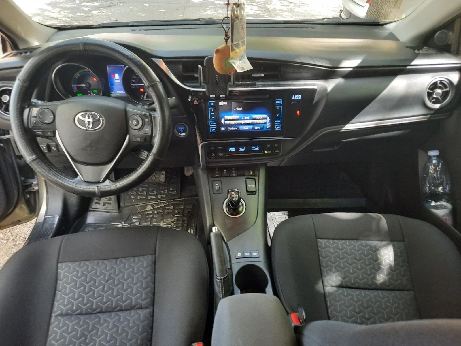 Toyota Auris 1.8, снимка 7 - Автомобили и джипове - 55754234