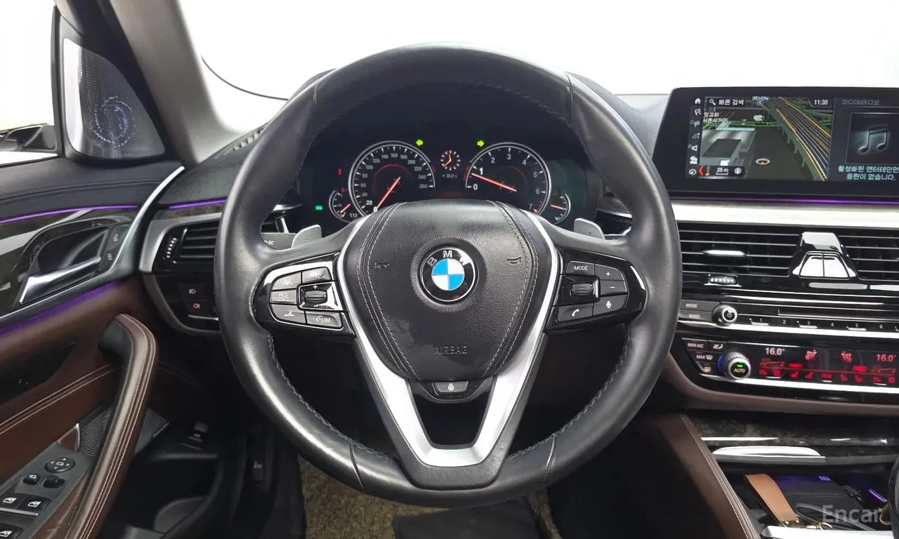 BMW 540 xDrive Luxury Plus * ДИСТРОНИК * ОБДУХВАНЕ * B&W, снимка 13 - Автомобили и джипове - 55833939