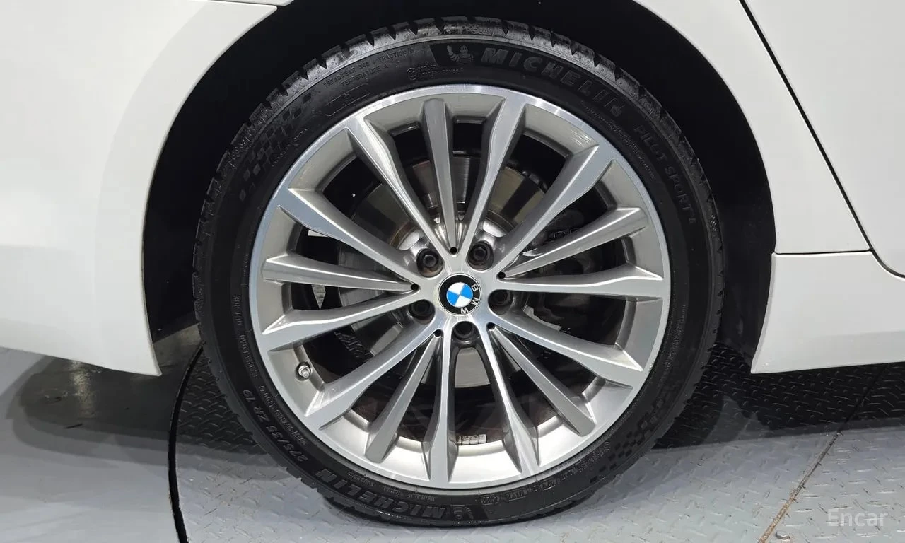BMW 540 xDrive Luxury Plus * ДИСТРОНИК * ОБДУХВАНЕ * B&W, снимка 5 - Автомобили и джипове - 55833939
