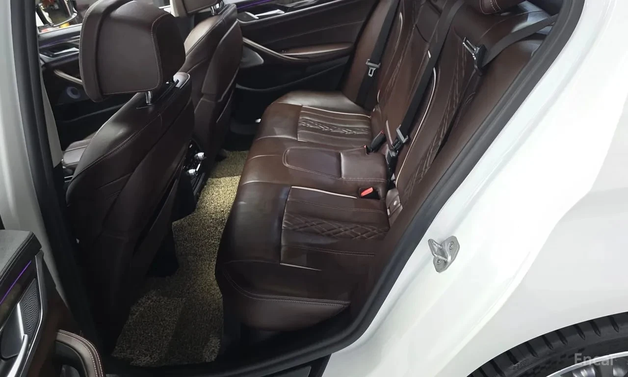 BMW 540 xDrive Luxury Plus * ДИСТРОНИК * ОБДУХВАНЕ * B&W, снимка 12 - Автомобили и джипове - 55833939