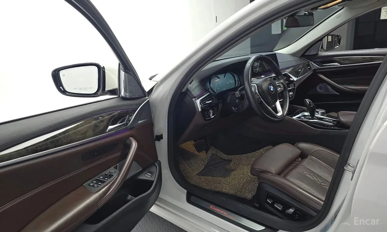 BMW 540 xDrive Luxury Plus * ДИСТРОНИК * ОБДУХВАНЕ * B&W, снимка 10 - Автомобили и джипове - 55833939