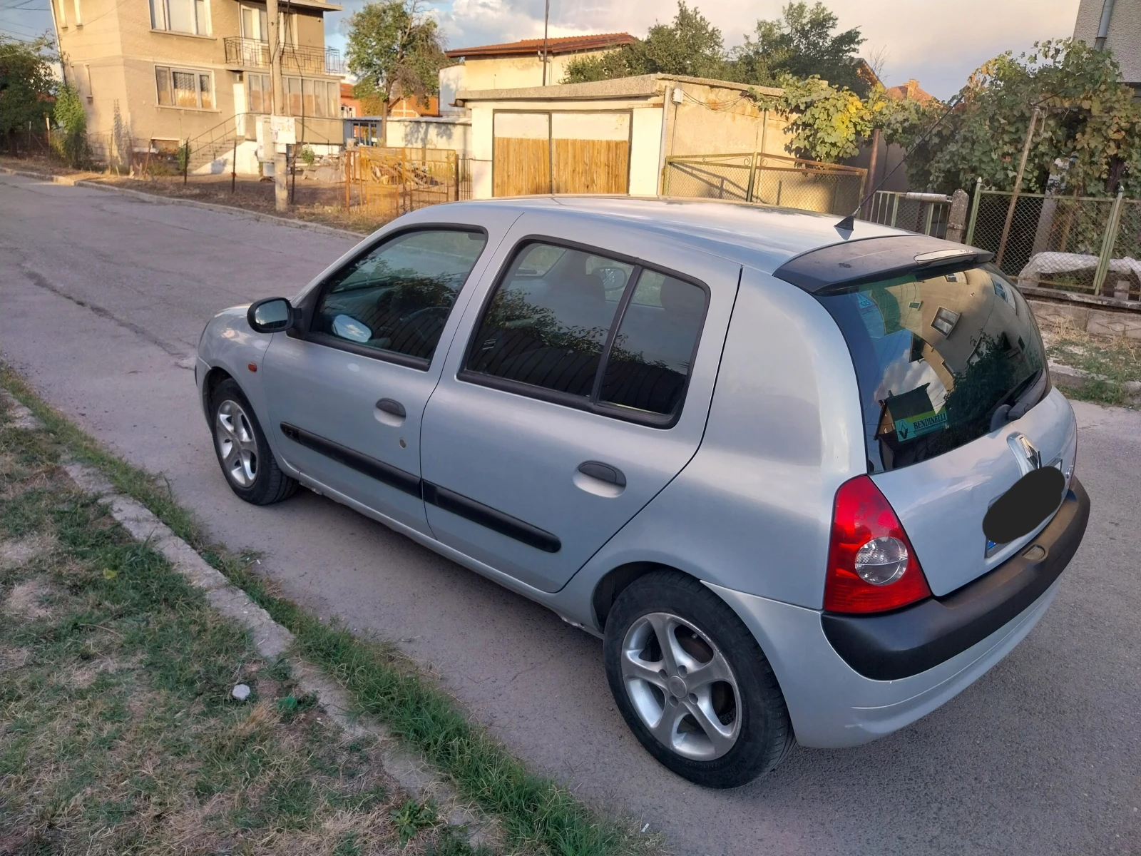 Renault Clio 1.2клима газ, снимка 5 - Автомобили и джипове - 56184811
