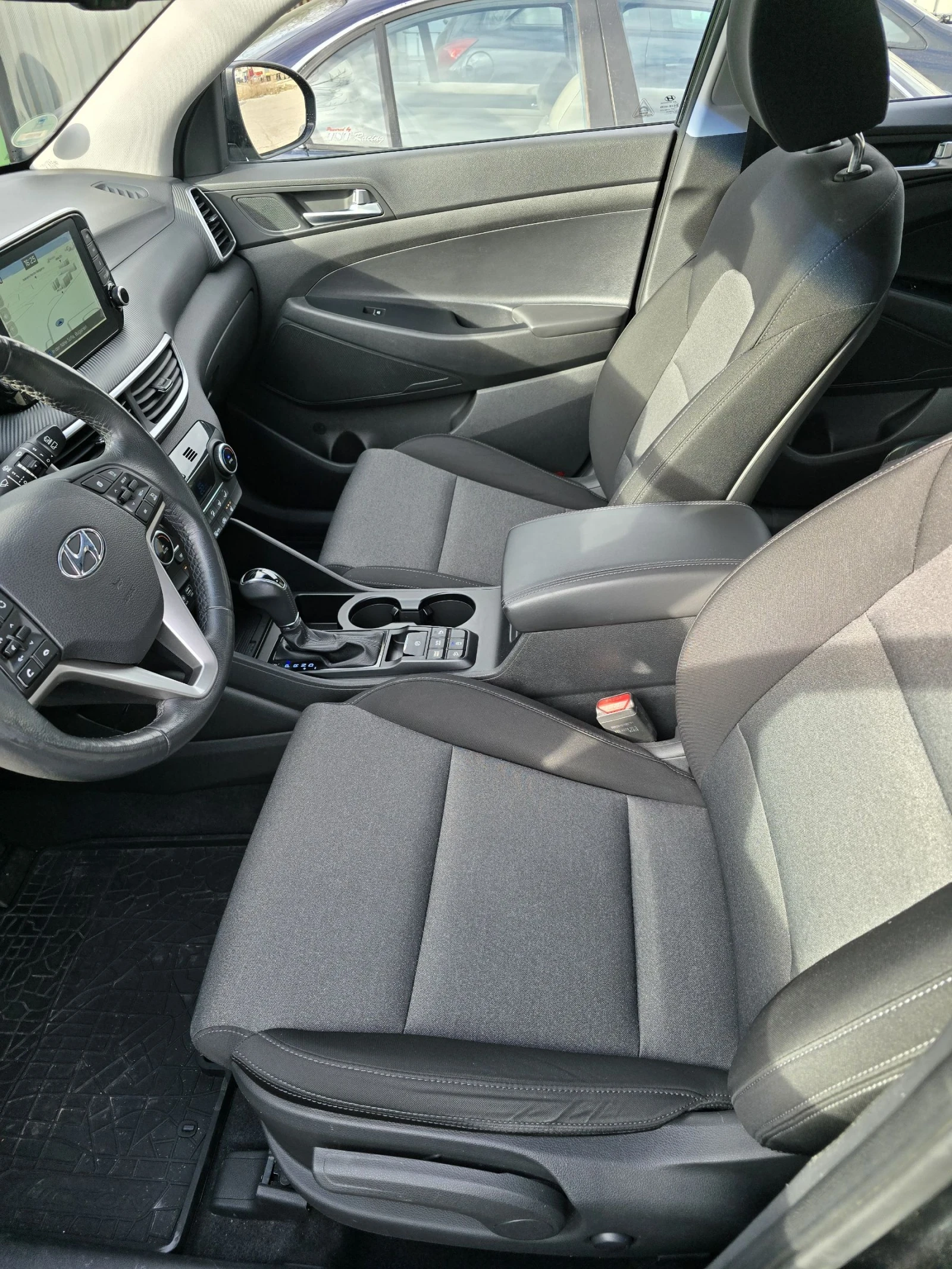 Hyundai Tucson 1.6CRDI 48V HYBRID TUV, снимка 14 - Автомобили и джипове - 53569412