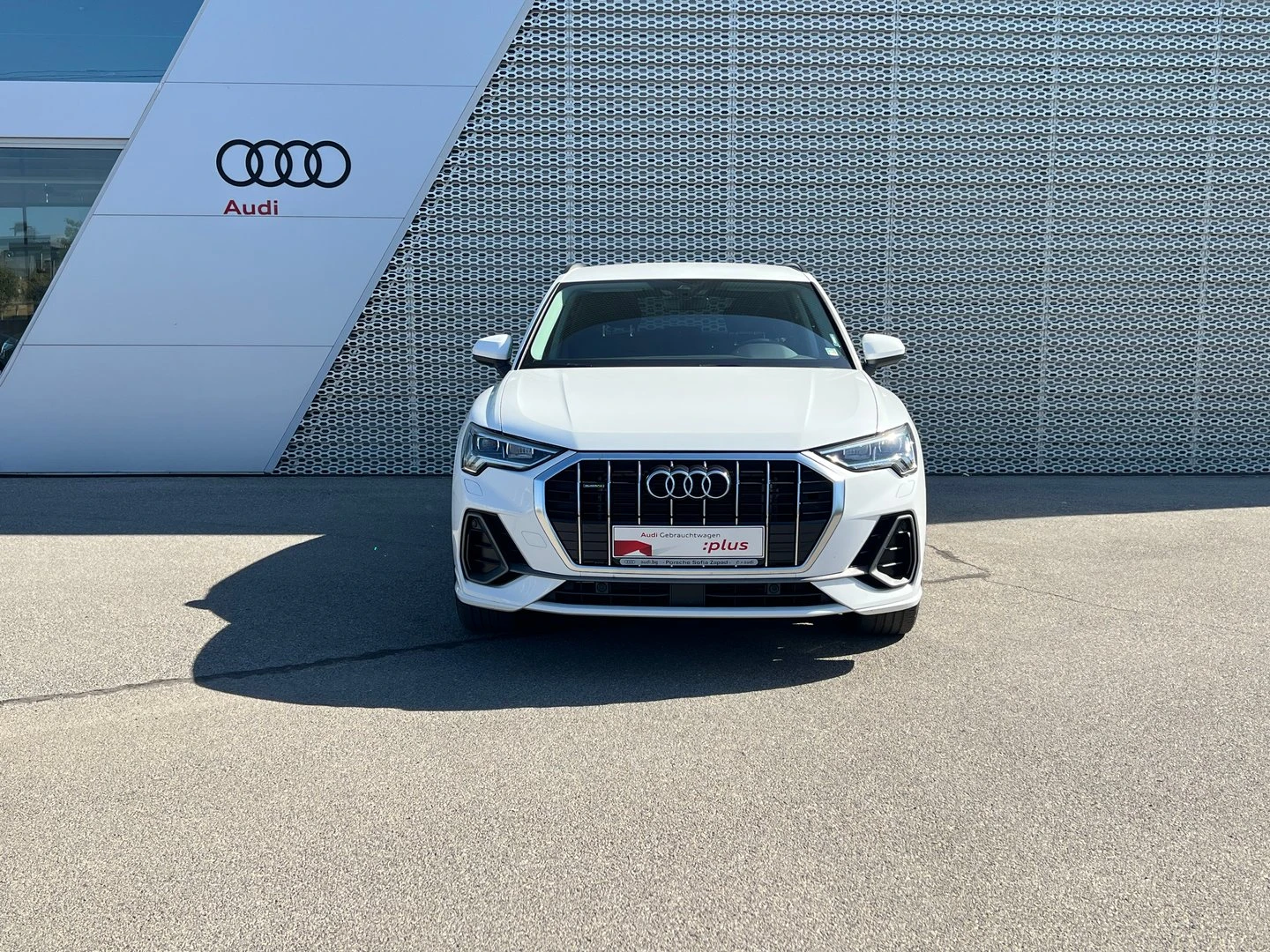 Audi Q3 S line 40 TDI quattro, снимка 2 - Автомобили и джипове - 54751120