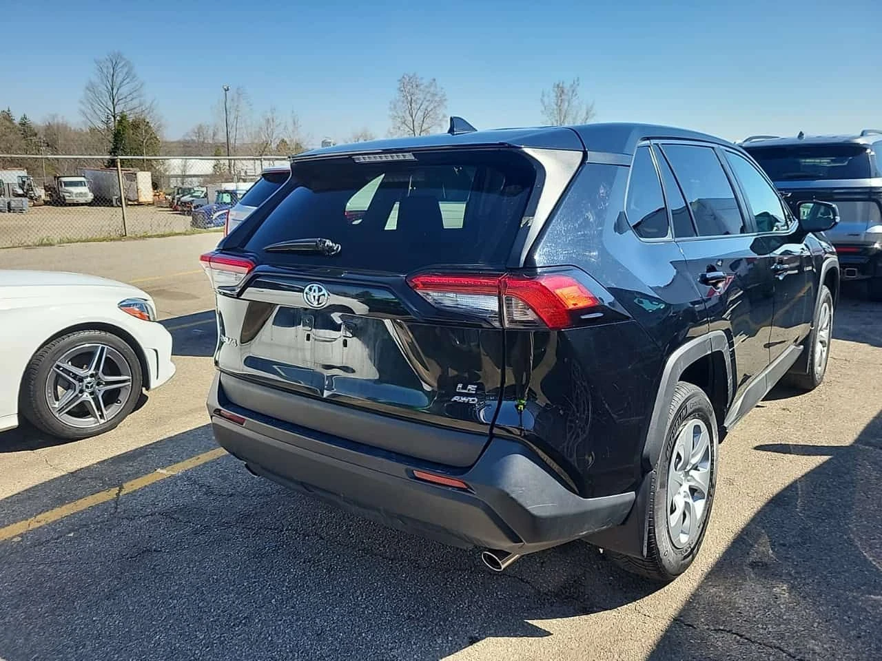 Toyota Rav4 AWD LE| ПОДГРЕВИ| LANE ASSIST| CARFAX| , снимка 2 - Автомобили и джипове - 54413667