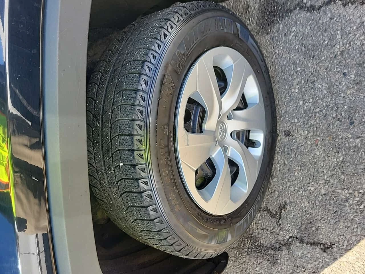 Toyota Rav4 AWD LE| ПОДГРЕВИ| LANE ASSIST| CARFAX| , снимка 4 - Автомобили и джипове - 54413667