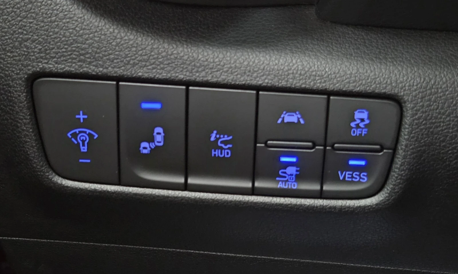Hyundai Kona 64KWh/Premium/SOH100%, снимка 15 - Автомобили и джипове - 54654476