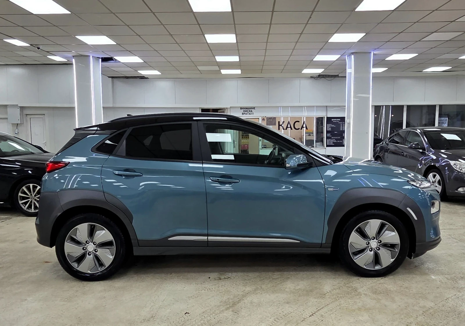 Hyundai Kona 64KWh/Premium/SOH100%, снимка 2 - Автомобили и джипове - 54654476