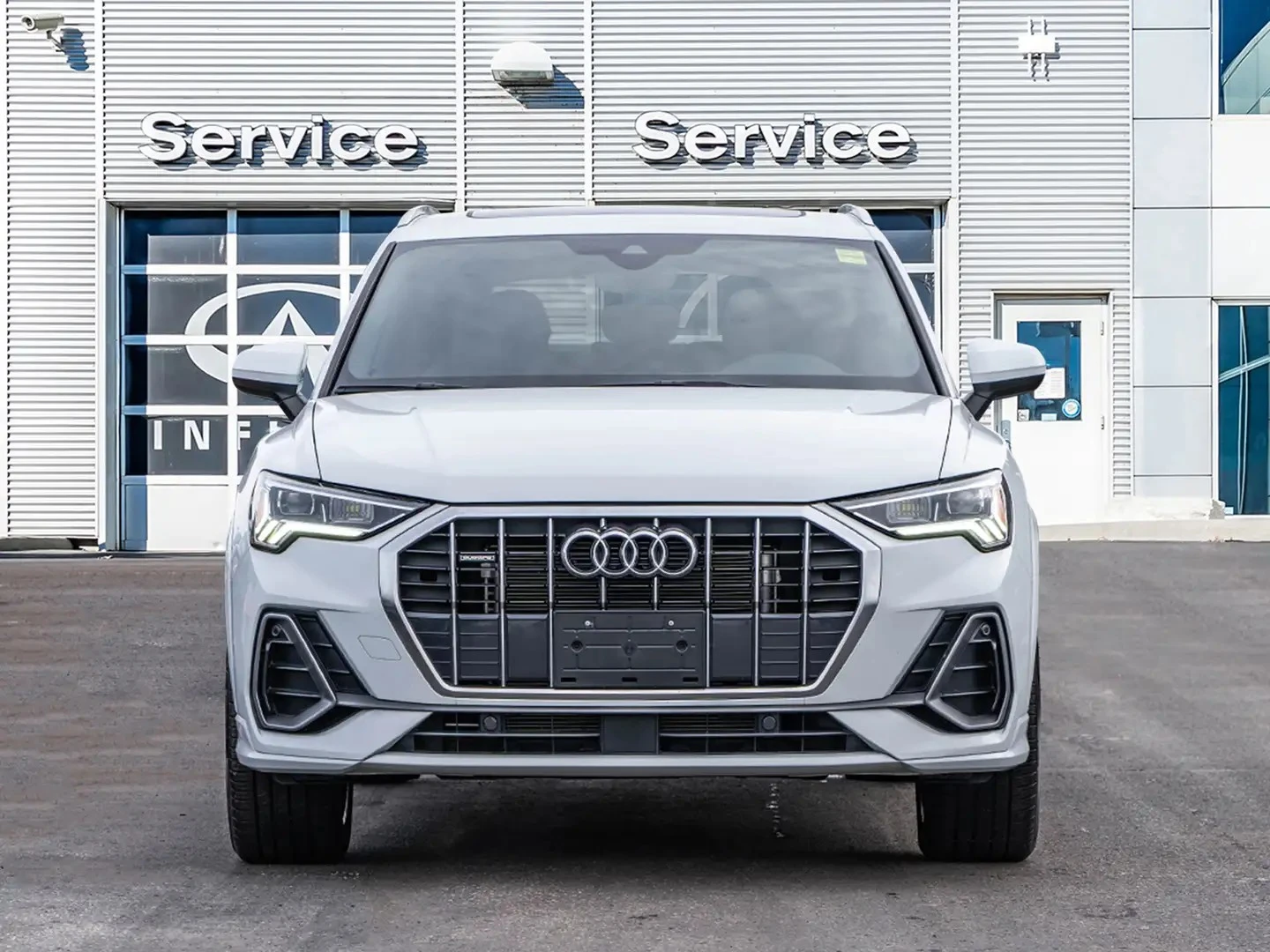Audi Q3 Progressiv * AвтоКредит * (ЦЕНА ДО БГ), снимка 2 - Автомобили и джипове - 55184932