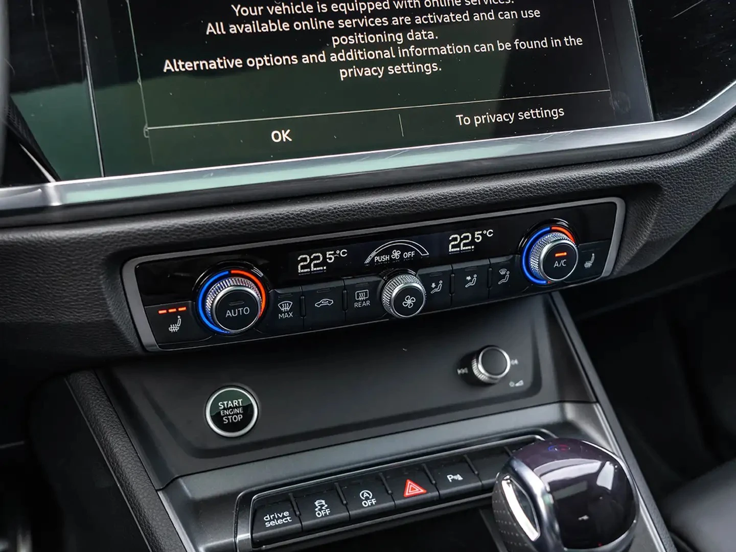 Audi Q3 Progressiv * AвтоКредит * (ЦЕНА ДО БГ), снимка 14 - Автомобили и джипове - 55184932