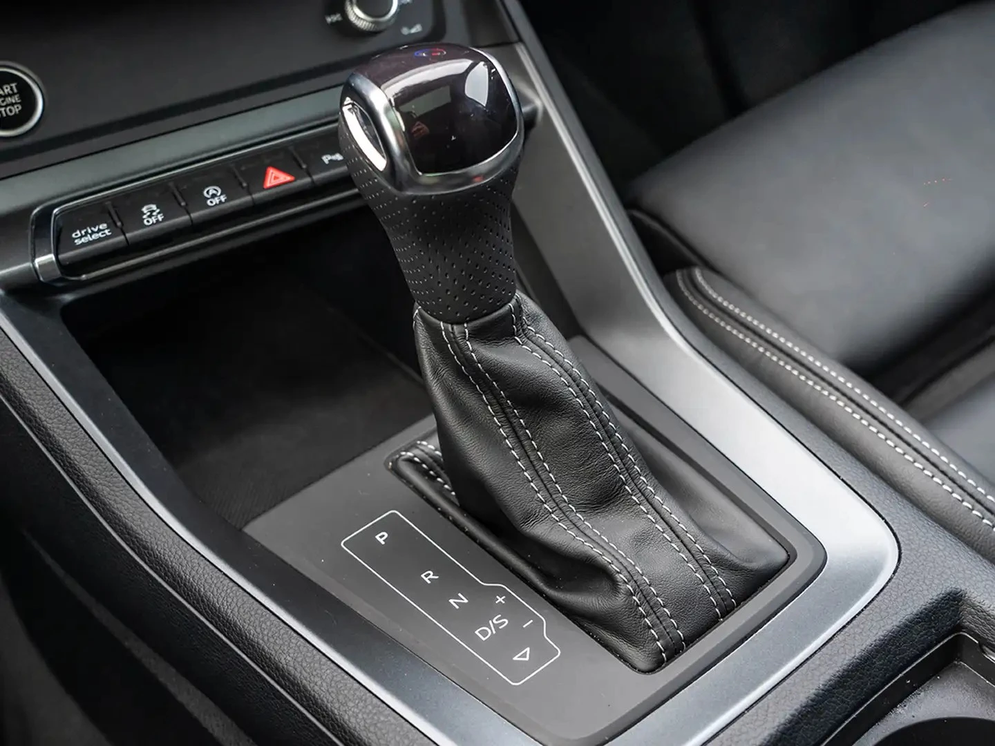 Audi Q3 Progressiv * AвтоКредит * (ЦЕНА ДО БГ), снимка 13 - Автомобили и джипове - 55184932