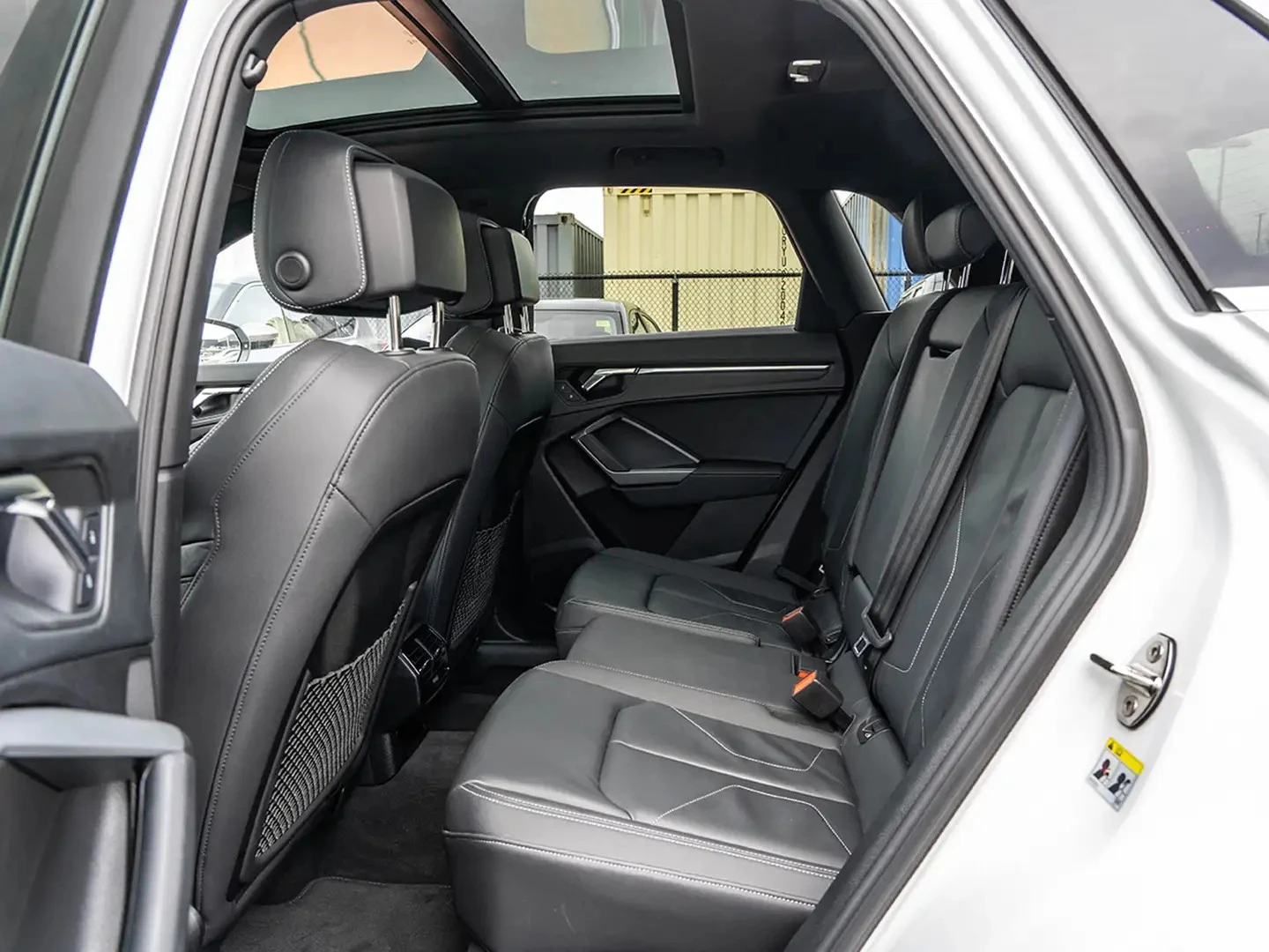 Audi Q3 Progressiv * AвтоКредит * (ЦЕНА ДО БГ), снимка 16 - Автомобили и джипове - 55184932