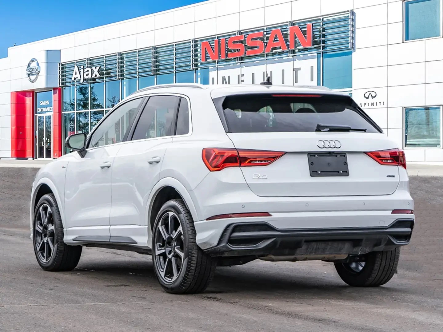 Audi Q3 Progressiv * AвтоКредит * (ЦЕНА ДО БГ), снимка 4 - Автомобили и джипове - 55184932