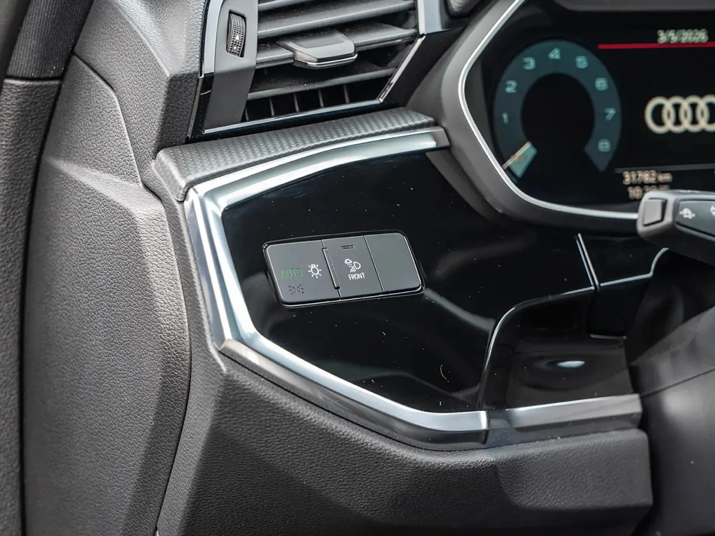 Audi Q3 Progressiv * AвтоКредит * (ЦЕНА ДО БГ), снимка 12 - Автомобили и джипове - 55184932