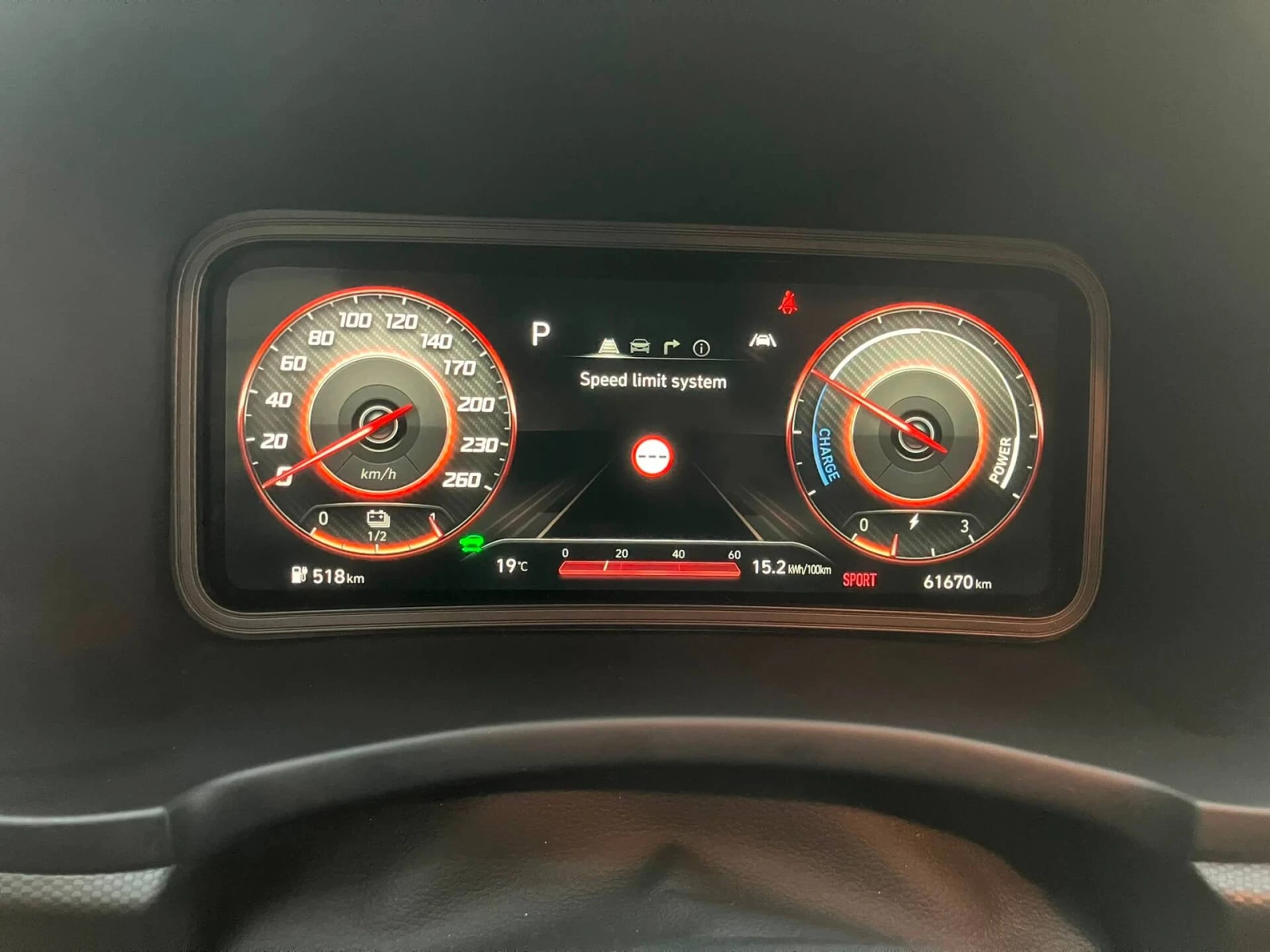 Hyundai Kona Long Range 67kWh/HuD/Krell Music/Подгрев/Камера, снимка 10 - Автомобили и джипове - 55459394