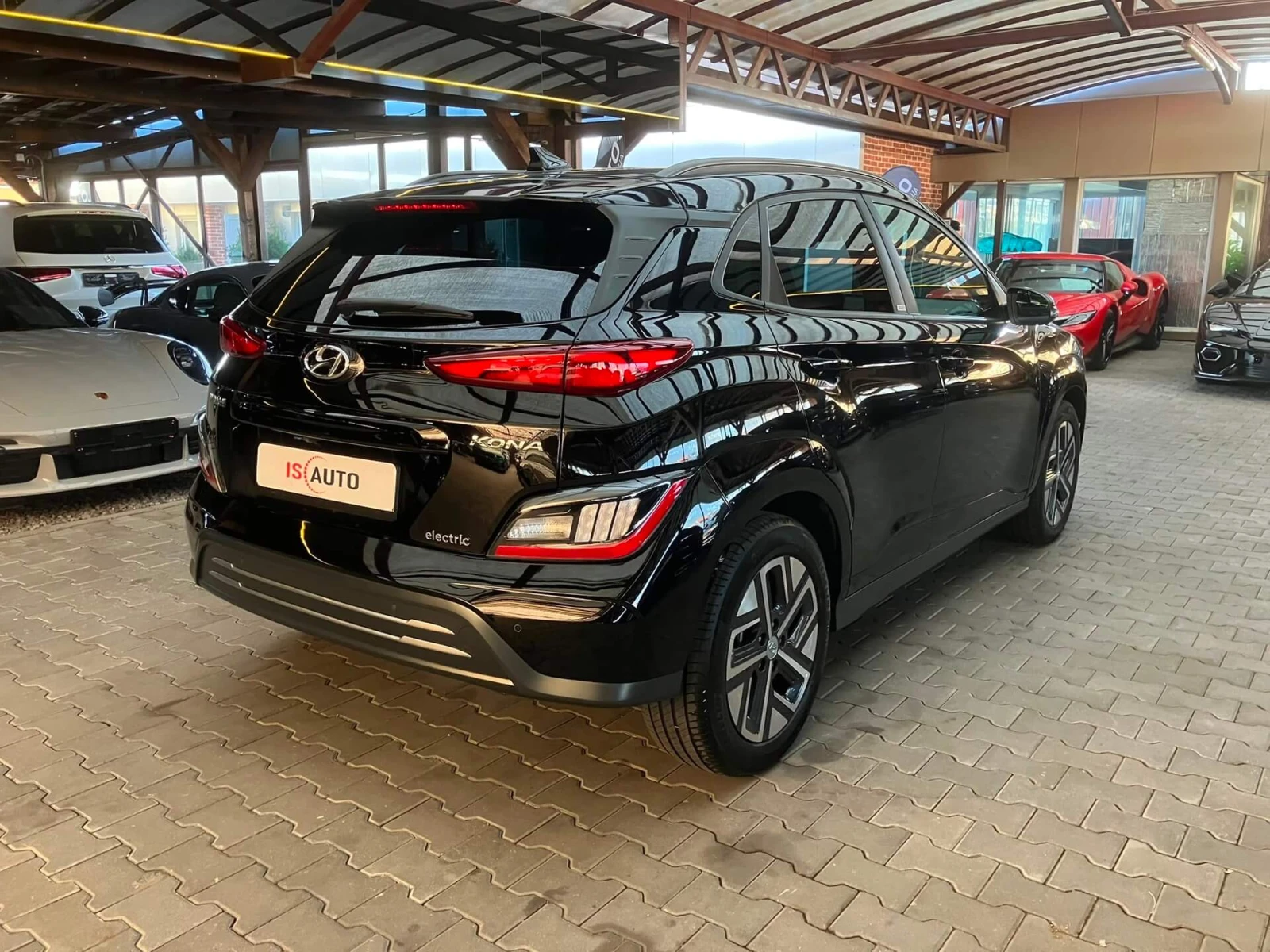 Hyundai Kona Long Range 67kWh/HuD/Krell Music/Подгрев/Камера, снимка 4 - Автомобили и джипове - 55459394