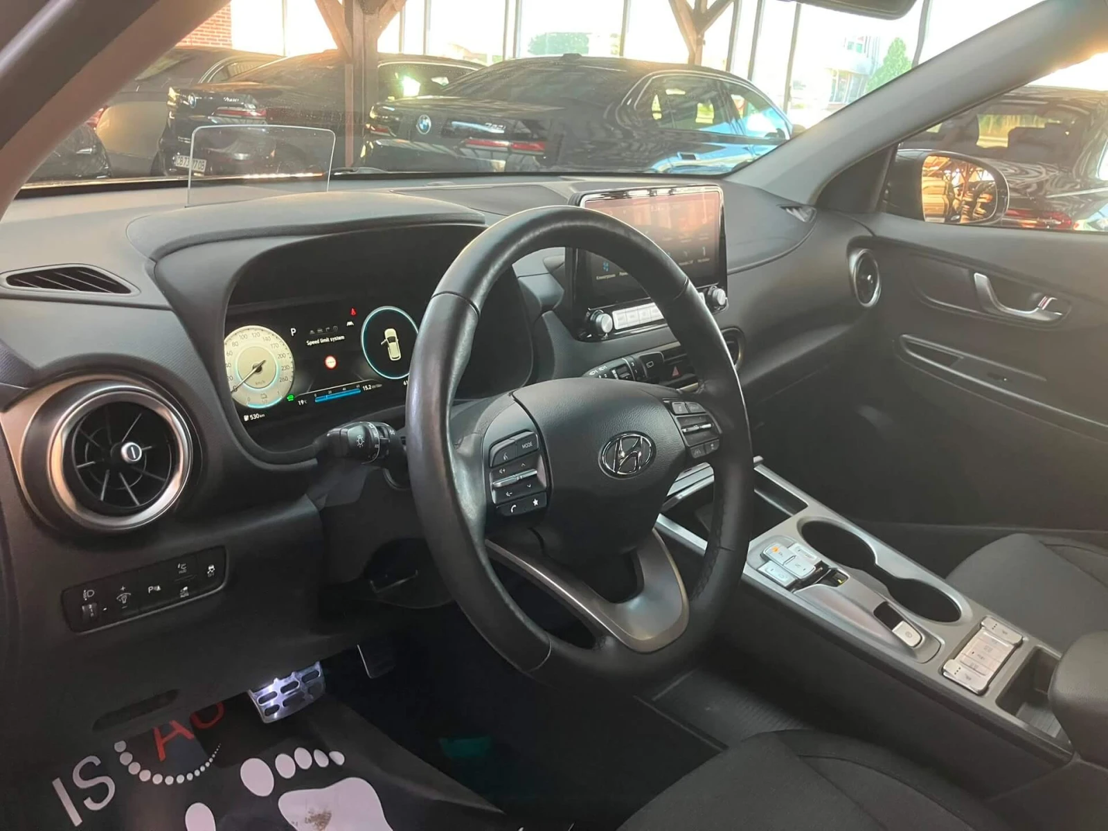 Hyundai Kona Long Range 67kWh/HuD/Krell Music/Подгрев/Камера, снимка 8 - Автомобили и джипове - 55459394