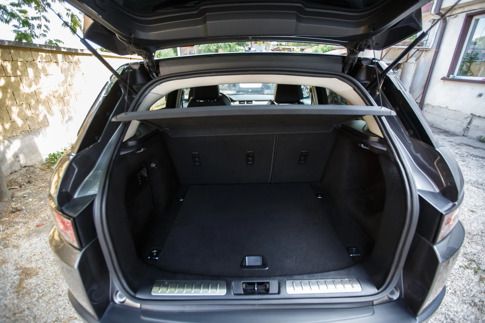 Land Rover Evoque 2.2td4 Black, снимка 15 - Автомобили и джипове - 55588669