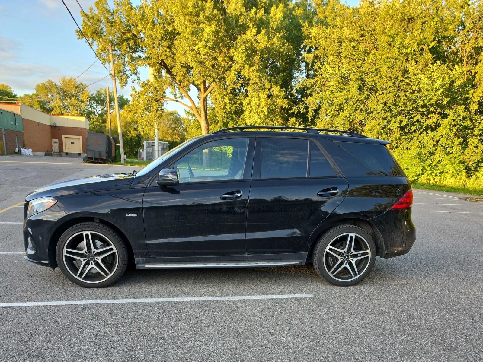 Mercedes-Benz GLE 43 AMG  * АВТОКРЕДИТ БЕЗ ПЪРВОНАЧАЛНА ВНОСКА* , снимка 2 - Автомобили и джипове - 55850976