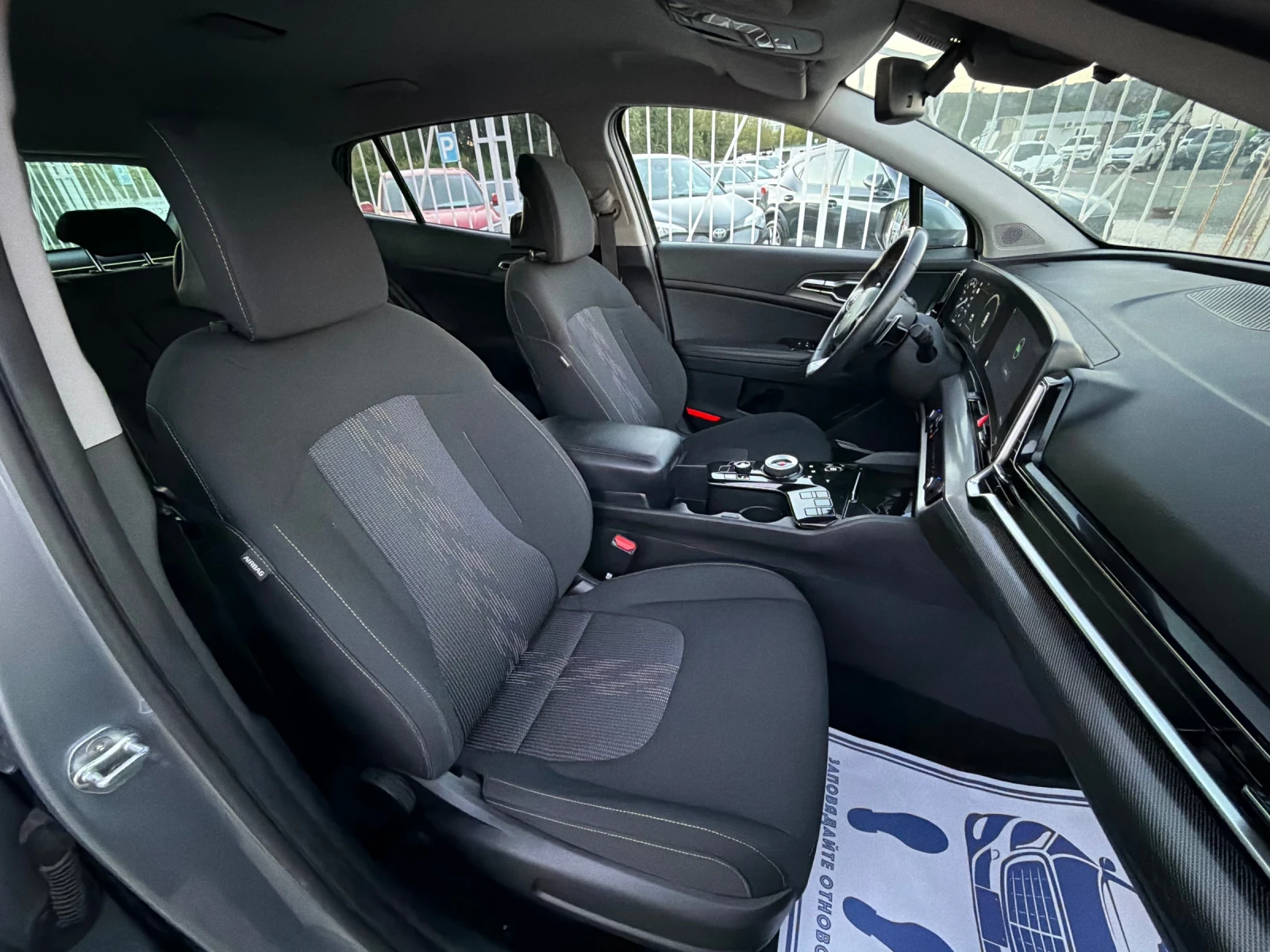 Kia Sportage 1.6 HEV / DYNAMIC / YOUTUBE / WAZE , снимка 10 - Автомобили и джипове - 55892036