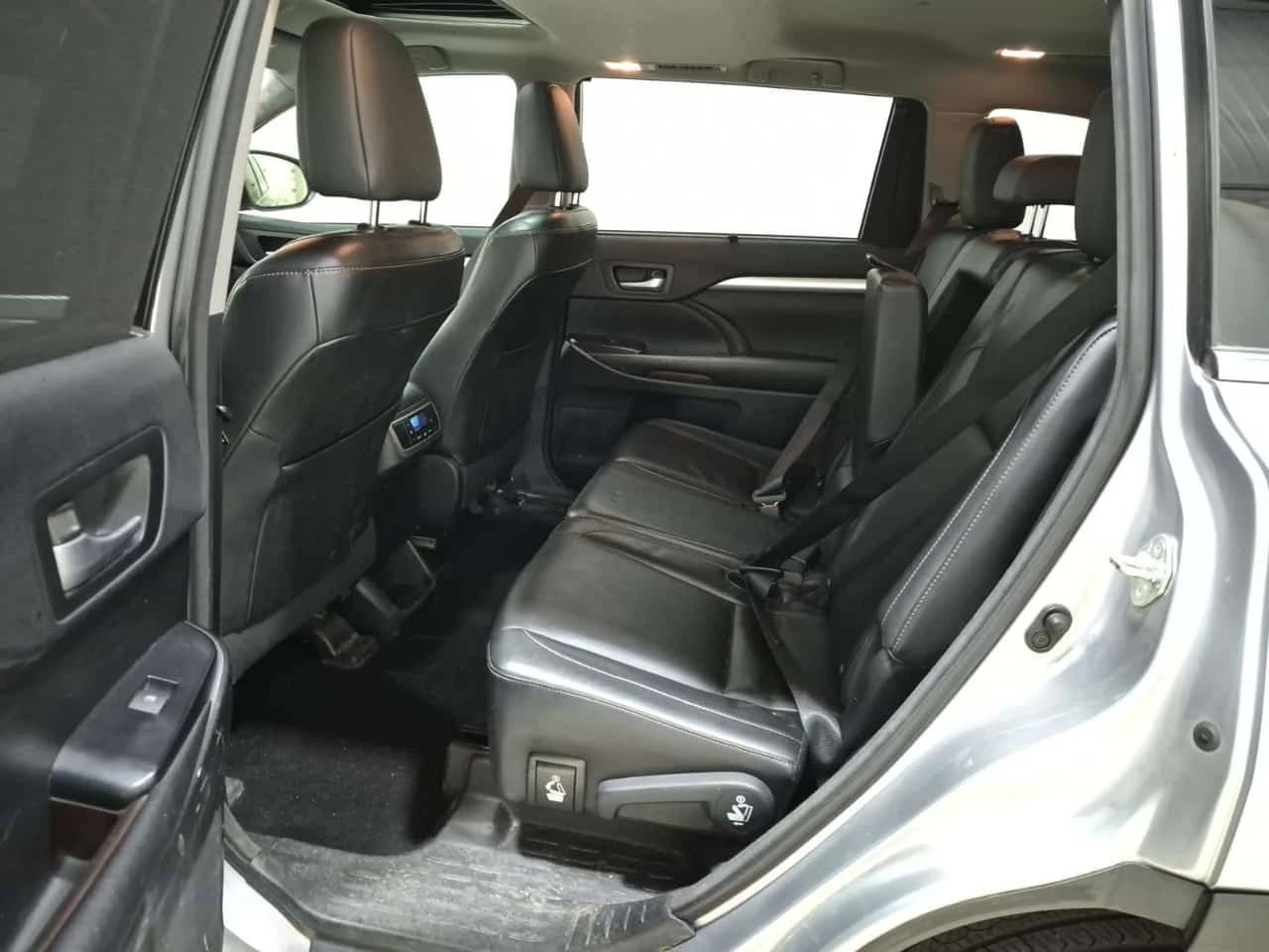 Toyota Highlander * XLE * AWD * 8 ����� * CARFAX *  | Mobile.bg � ����������� 12