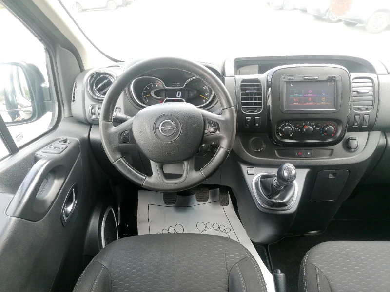 Opel Vivaro 1.6 CDTI  6 места DC, снимка 9 - Бусове и автобуси - 46692375