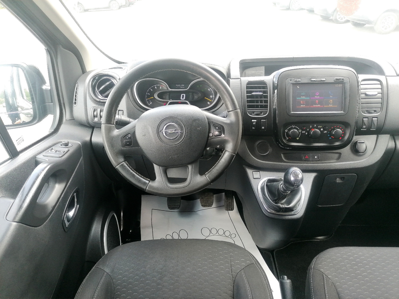 Opel Vivaro 1.6 CDTI  6 места euro 6 - изображение 9