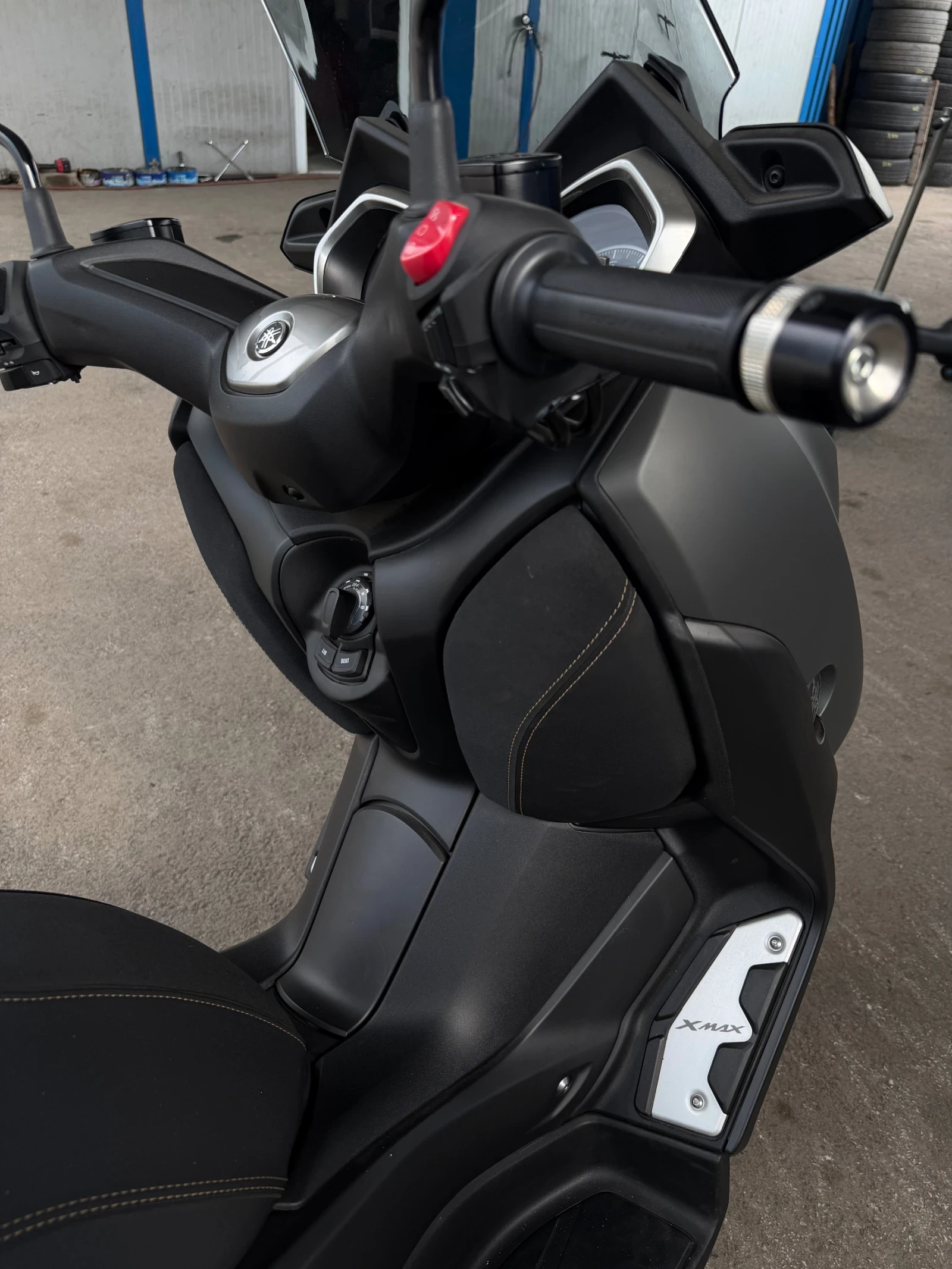 Yamaha Black X-Max X MAX ABS, снимка 2 - Мотоциклети и мототехника - 55001398
