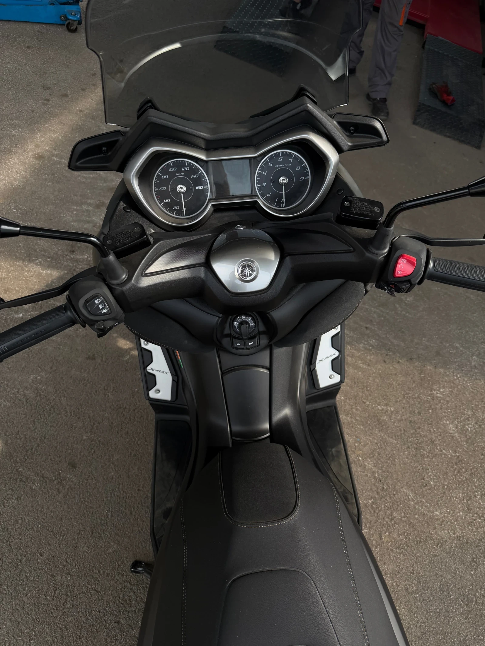 Yamaha Black X-Max X MAX ABS, снимка 9 - Мотоциклети и мототехника - 55001398