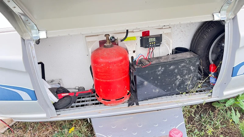 Каравана Fendt Platin 650, снимка 12 - Каравани и кемпери - 52597816