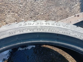 Гуми Зимни 235/35R20, снимка 4