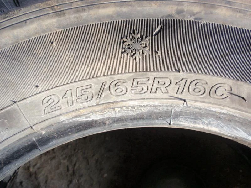 Гуми Зимни 215/65R16, снимка 14 - Гуми и джанти - 6289328